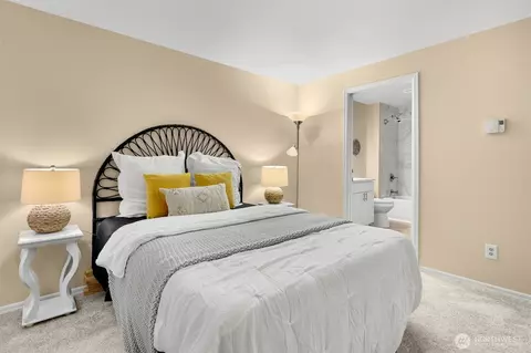 Bedroom - 15600 116th Ave NE #K3, Bothell, WA 98011 photo 3 of 4