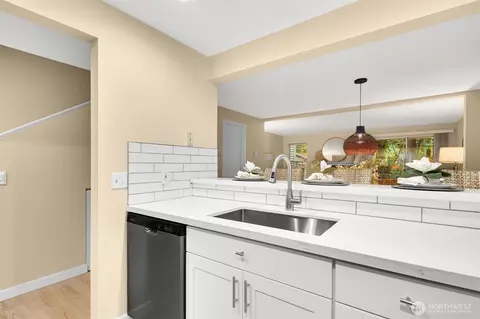 Kitchen - 15600 116th Ave NE #K3, Bothell, WA 98011 photo 5 of 7