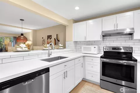 Kitchen - 15600 116th Ave NE #K3, Bothell, WA 98011 photo 3 of 7