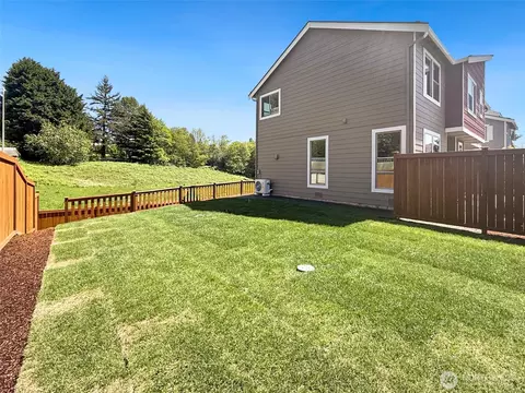 12506 SE 256th Pl #8, Kent, WA 98030
