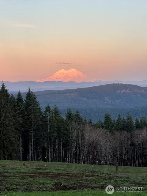 204 Suncrest Dr, Castle Rock, WA 98611