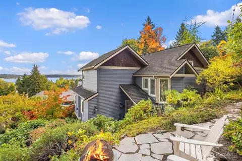 4411 NE 90th St, Seattle, WA 98115