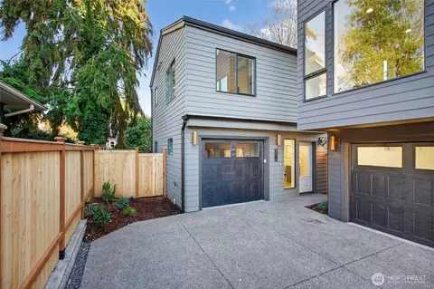5516 25th Ave NE, Seattle, WA 98105