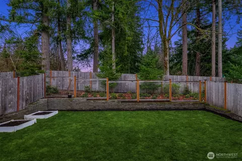 Exterior - 18627 Meridian Pl W, Bothell, WA 98012 photo 4 of 4