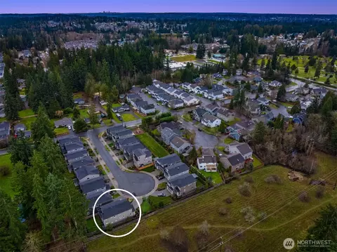 View/Area - 18627 Meridian Pl W, Bothell, WA 98012 photo 3 of 6