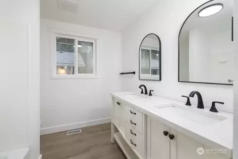 Bath - 11586 Scott Rd, Bow, WA 98232 photo 1 of 1