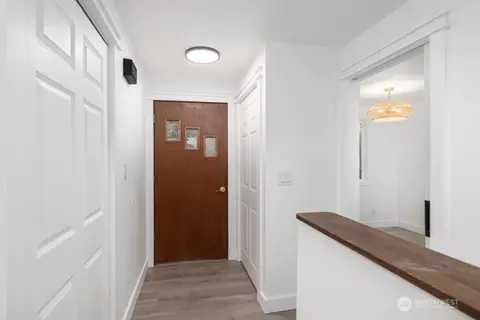 Entry Way - 11586 Scott Rd, Bow, WA 98232 photo 1 of 2