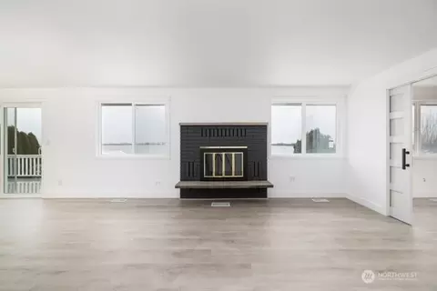 Living - 11586 Scott Rd, Bow, WA 98232 photo 1 of 6