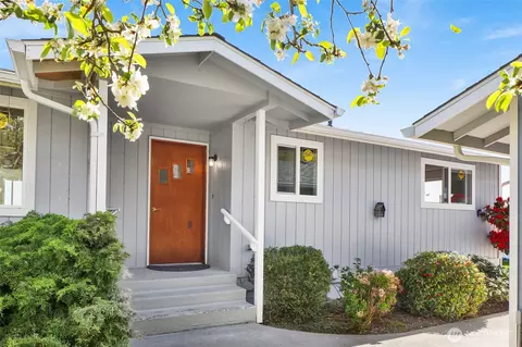 11586 Scott Rd, Bow, WA 98232