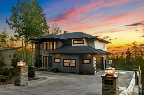 555 Whitecap Rd, Bellingham, WA 98229