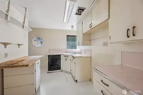 Kitchen - 2409 Boyer Ave E, Seattle, WA 98112 photo 1 of 1