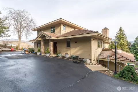 652 Meadows Dr, Wenatchee, WA 98801