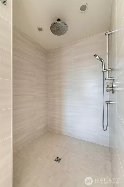 Bath - 781 26th Ave E, Seattle, WA 98112 photo 5 of 5