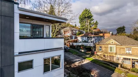 Exterior - 781 26th Ave E, Seattle, WA 98112 photo 3 of 11