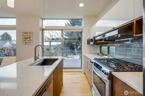 Kitchen - 781 26th Ave E, Seattle, WA 98112 photo 2 of 2