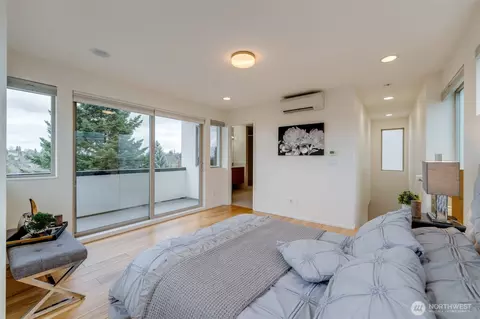 Bedroom - 781 26th Ave E, Seattle, WA 98112 photo 5 of 5