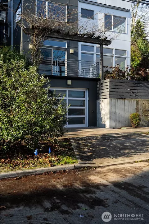 Exterior - 781 26th Ave E, Seattle, WA 98112 photo 11 of 11