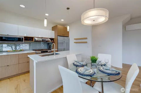 Dining - 781 26th Ave E, Seattle, WA 98112 photo 2 of 3