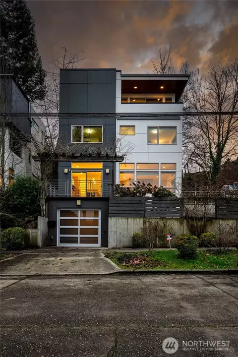 Exterior - 781 26th Ave E, Seattle, WA 98112 photo 9 of 11