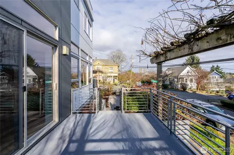 Exterior - 781 26th Ave E, Seattle, WA 98112 photo 5 of 11