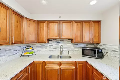 Kitchen - 7525 Beverly Ln, Everett, WA 98203 photo 4 of 4