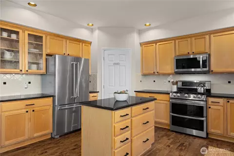 Kitchen - 105 202nd St SE, Bothell, WA 98012 photo 4 of 7