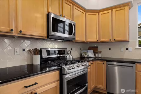Kitchen - 105 202nd St SE, Bothell, WA 98012 photo 6 of 7
