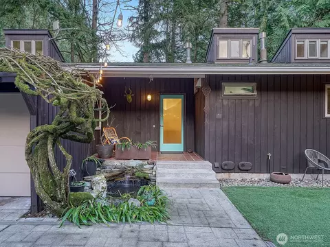 4621 NE 192nd St, Lake Forest Park, WA 98155