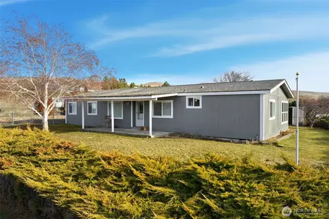 401 Clemans View Rd, Selah, WA 98942