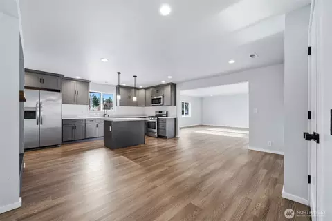 Living - 731 High Ave, Sultan, WA 98294 photo 4 of 7