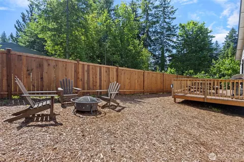 Exterior - 7952 Apache Dr, Maple Falls, WA 98266 photo 2 of 6