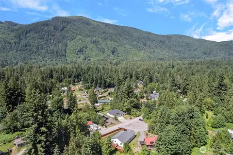View/Area - 7952 Apache Dr, Maple Falls, WA 98266 photo 2 of 2