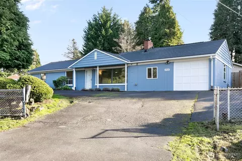 19504 3rd Ave S, Des Moines, WA 98148