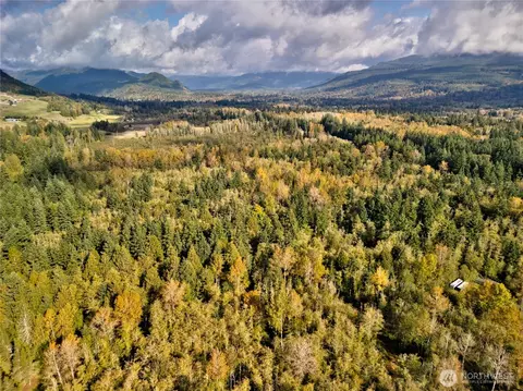 18269 Bow Lake Ln, Bow, WA 98232