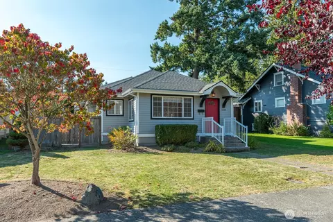 Exterior - 1418 Oakes Ave, Everett, WA 98201 photo 3 of 10