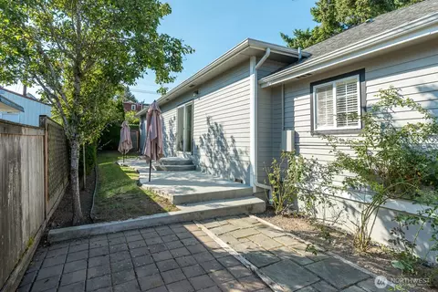 Exterior - 1418 Oakes Ave, Everett, WA 98201 photo 10 of 10