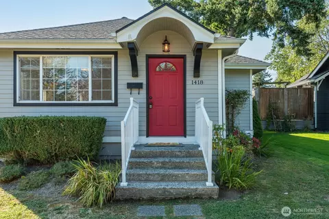 Exterior - 1418 Oakes Ave, Everett, WA 98201 photo 4 of 10