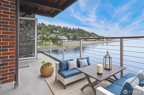 3717 Beach Dr SW #214, Seattle, WA 98116