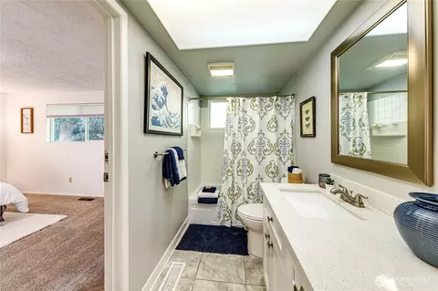 Bath - 625 215th St SW, Bothell, WA 98021 photo 1 of 2