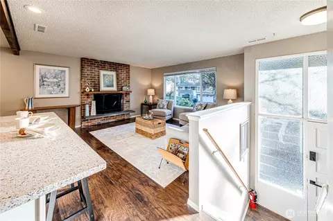 Entry Way - 625 215th St SW, Bothell, WA 98021 photo 1 of 1