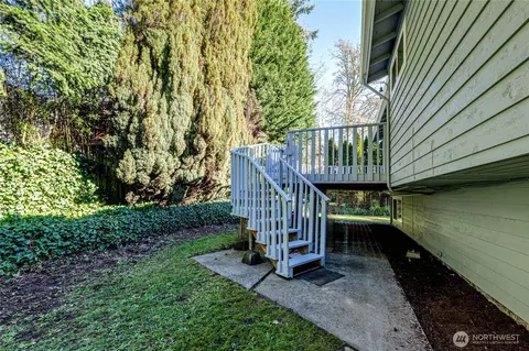 Exterior - 625 215th St SW, Bothell, WA 98021 photo 3 of 11