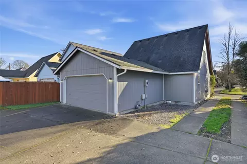 Exterior - 1826 E 38th Loop, Vancouver, WA 98663 photo 4 of 4