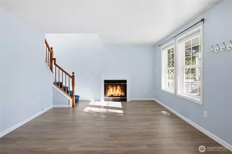 Living - 1826 E 38th Loop, Vancouver, WA 98663 photo 3 of 6
