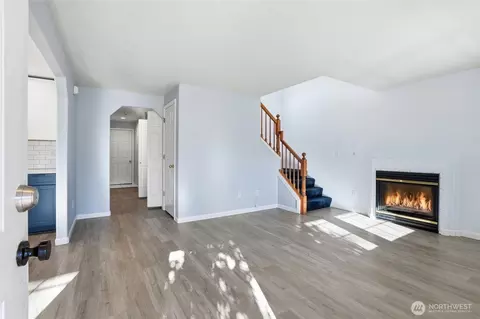 Living - 1826 E 38th Loop, Vancouver, WA 98663 photo 2 of 6