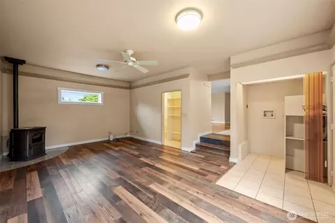 Living - 6205 W Beech St, Everett, WA 98203 photo 5 of 7