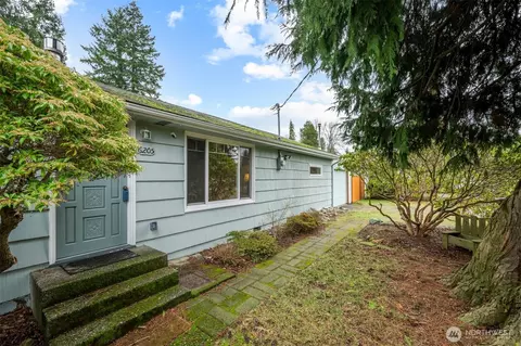 Exterior - 6205 W Beech St, Everett, WA 98203 photo 3 of 13