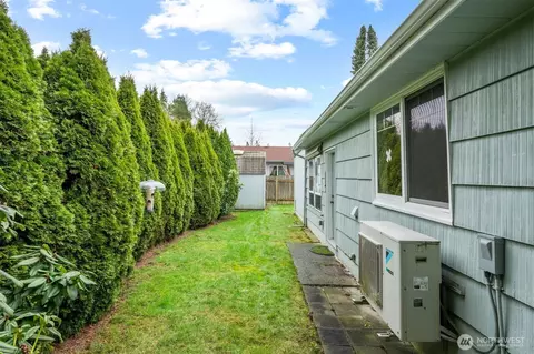 Exterior - 6205 W Beech St, Everett, WA 98203 photo 8 of 13