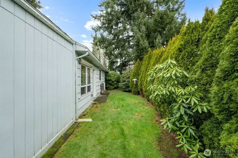 Exterior - 6205 W Beech St, Everett, WA 98203 photo 9 of 13