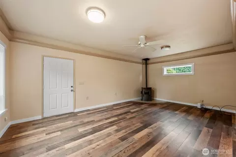 Living - 6205 W Beech St, Everett, WA 98203 photo 6 of 7