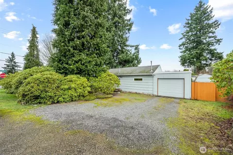 Exterior - 6205 W Beech St, Everett, WA 98203 photo 4 of 13